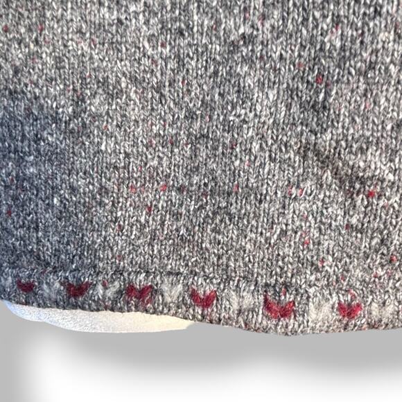 Vintage Woolrich Gray Red Half Zip Nordic Heart Trim Wool Sweater Warm Cozy - Picture 6 of 11